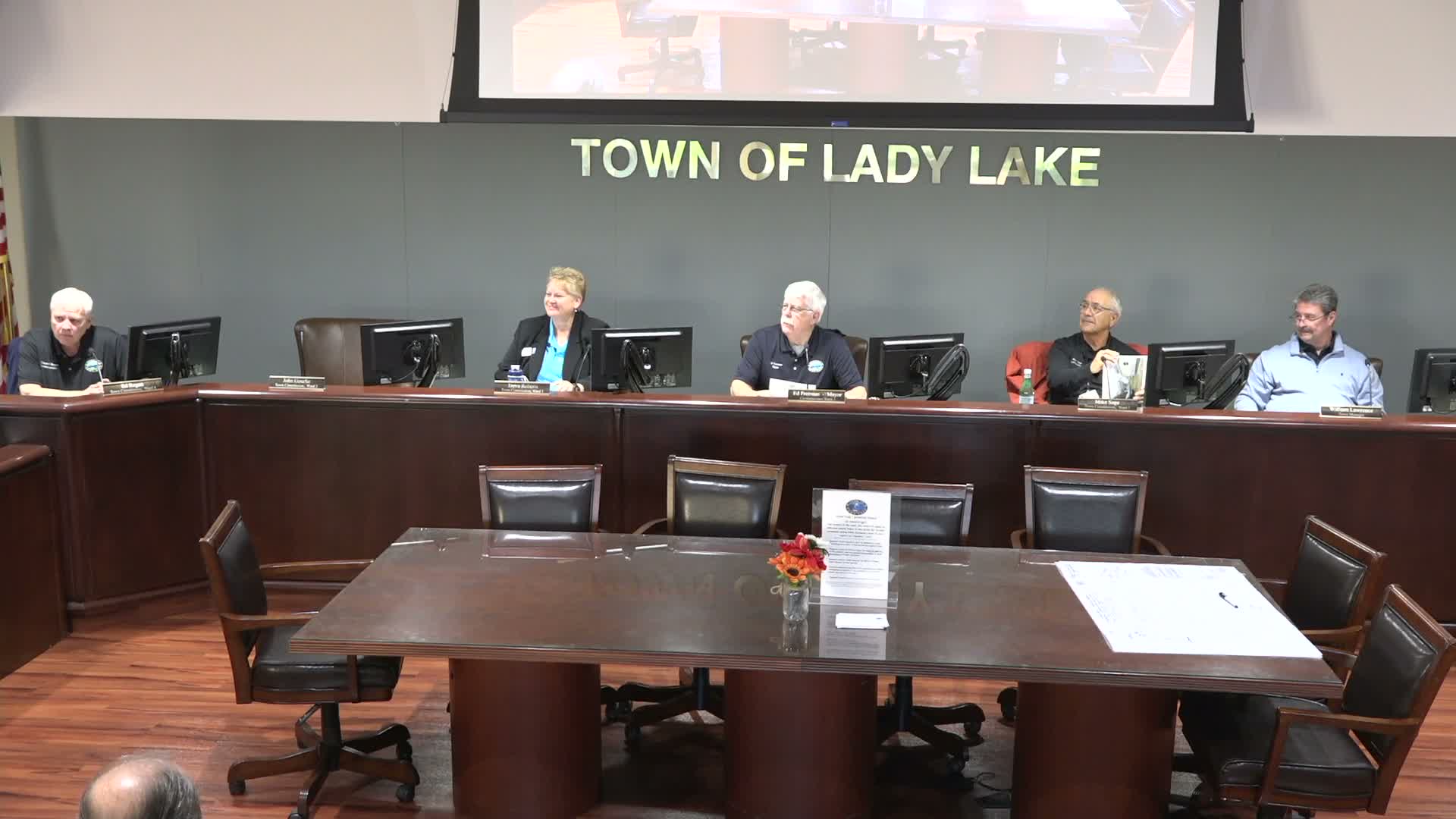 Lady Lake workshop reviews Rooms To Go site plan and waiver requests