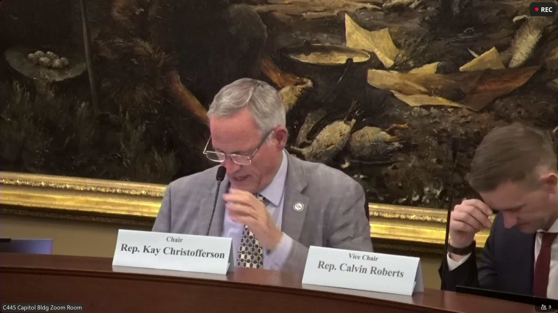 Bill would require auxiliary lights or reflectors when racks block taillights