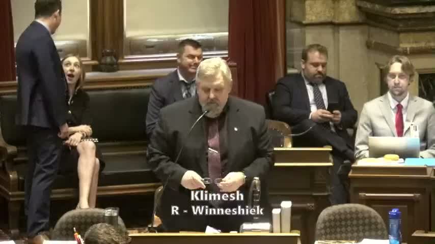 Iowa Senate votes to adjourn until Feb. 4 after routine opening