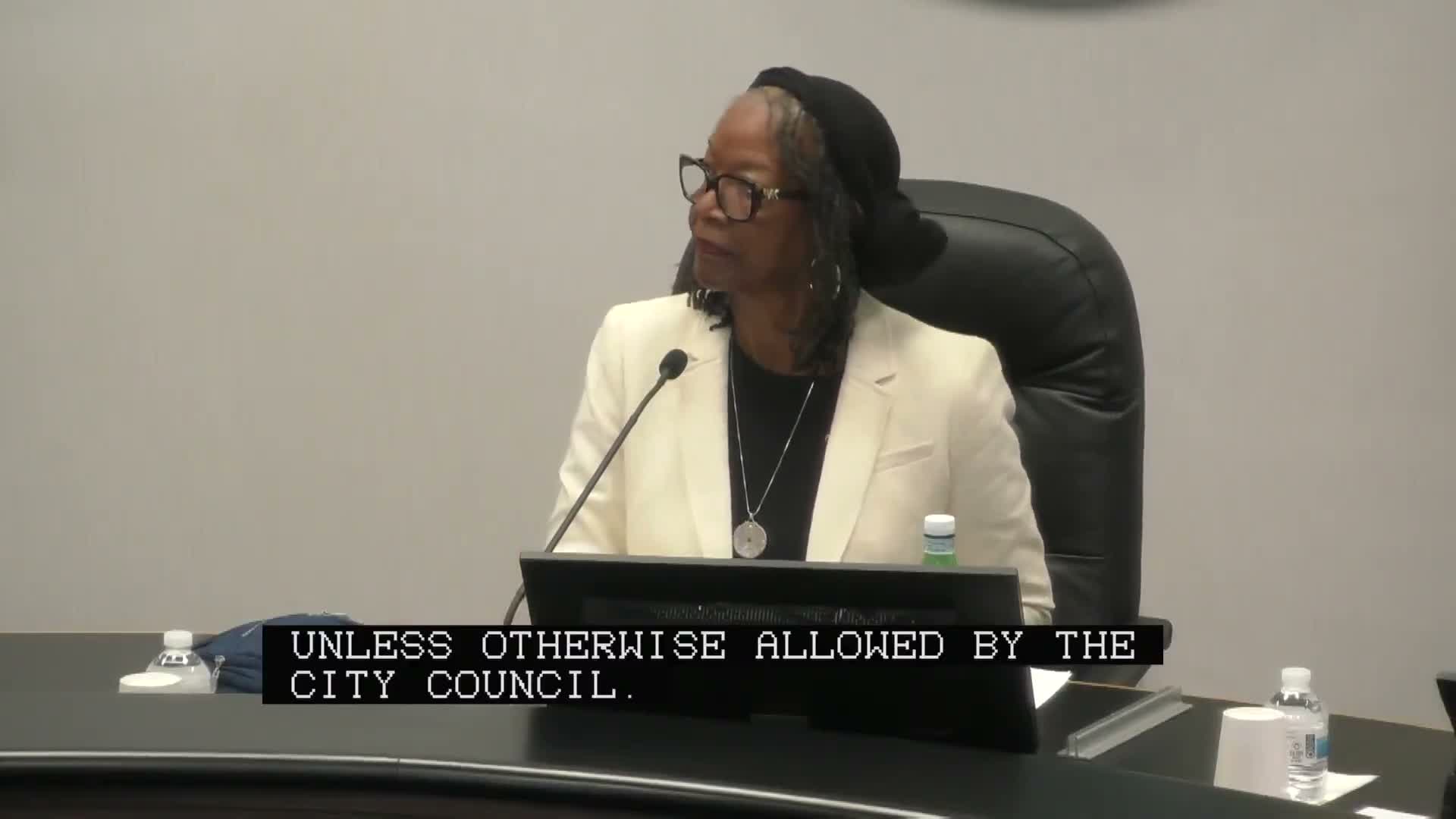 Resident urges stronger coyote safety measures and calls alleged rumor 'slander' at Laguna Woods council meeting