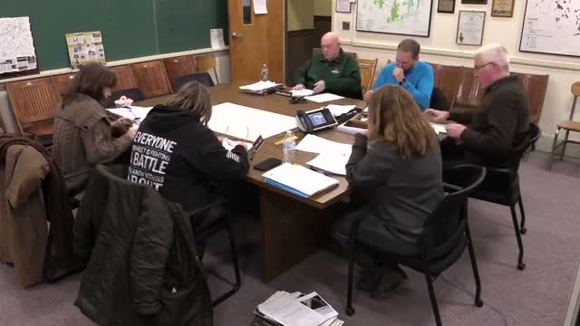 Charlton planning board narrows master‑plan process, asks members to return with ranked top three