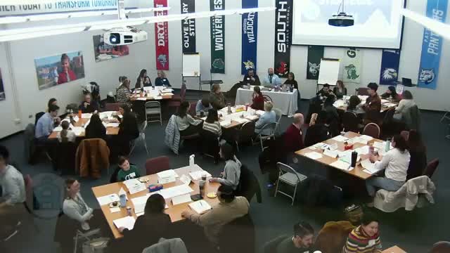 Arlington Heights SD 25 holds vision retreat; staff and families flagged AI, class size and communication for strategic review