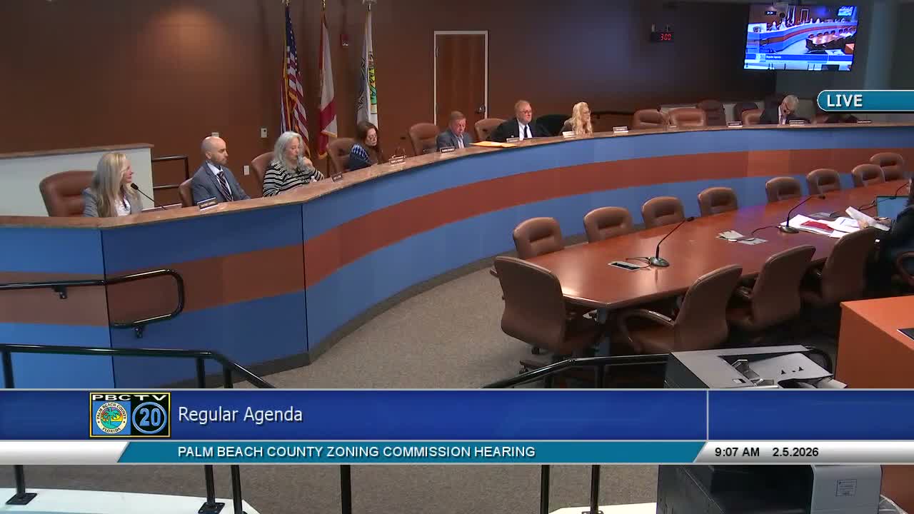 Zoning panel recommends approval of GL Homes plan to convert Falls golf course to 800‑unit PUD