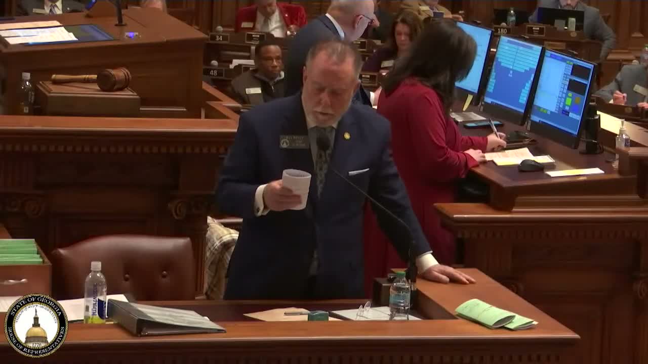 House unanimously OKs bill to expand AED and 'Stop the Bleed' kits in Georgia schools