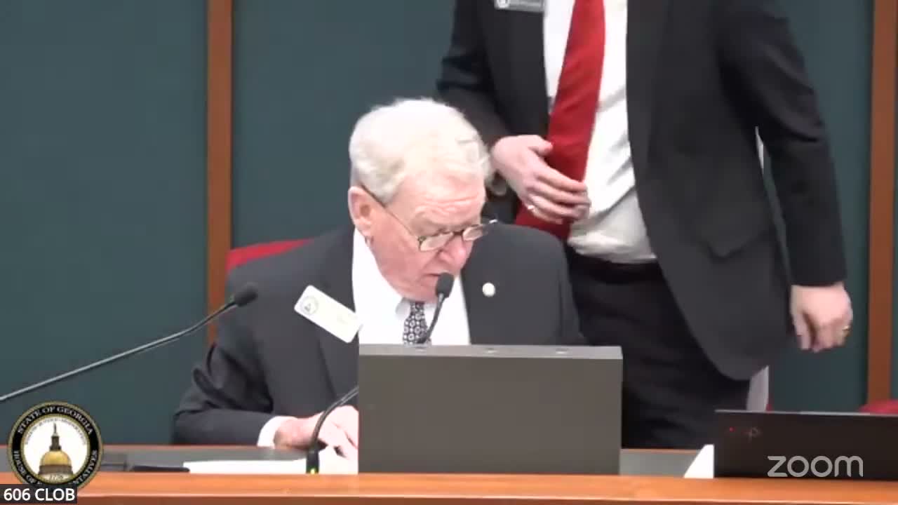 Subcommittee clears bill to allow tents at temporary fireworks sales