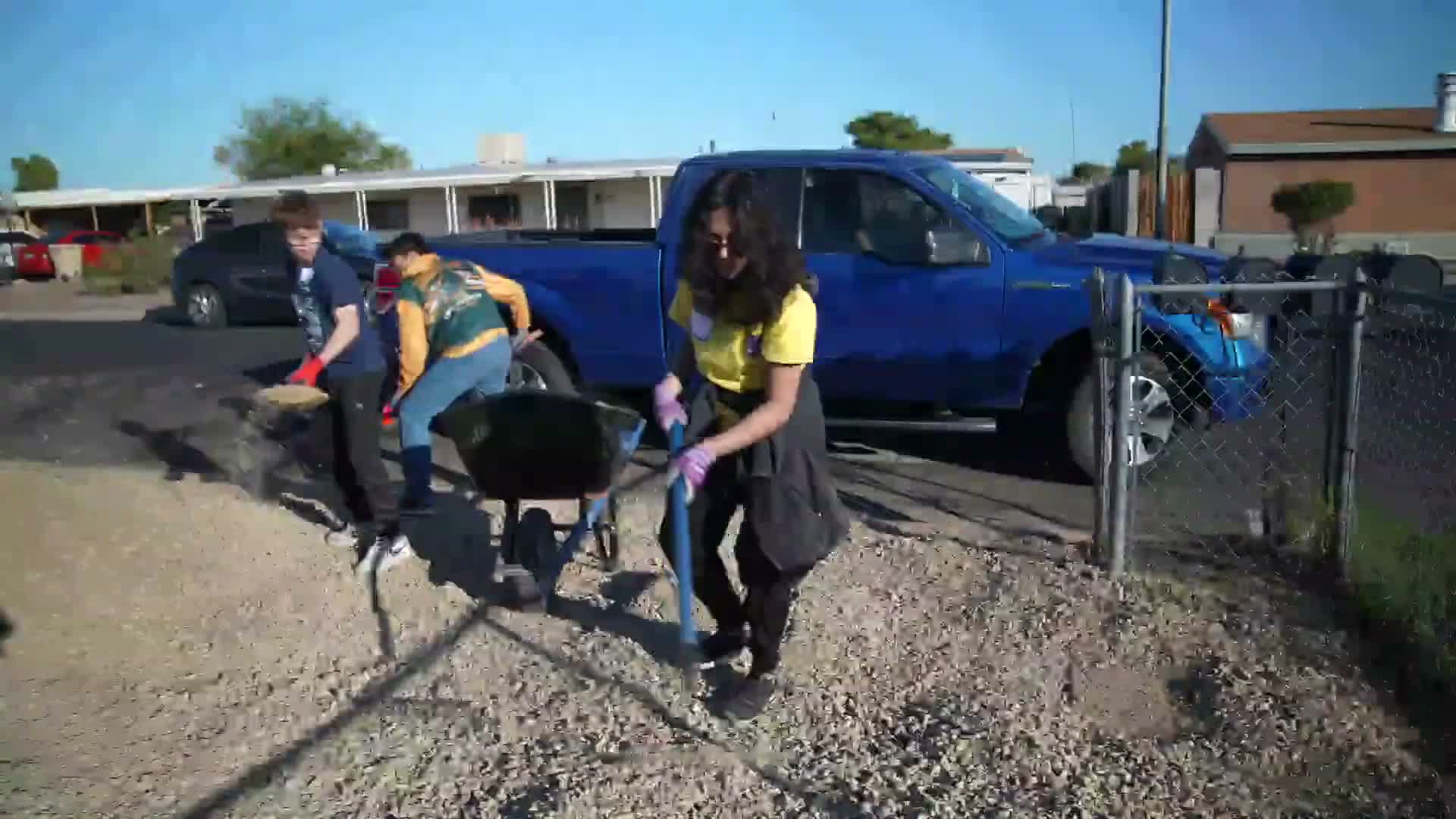 Vice Mayor Ray Malner helps lead Glendale ‘Serve Day’ at Granada Estates