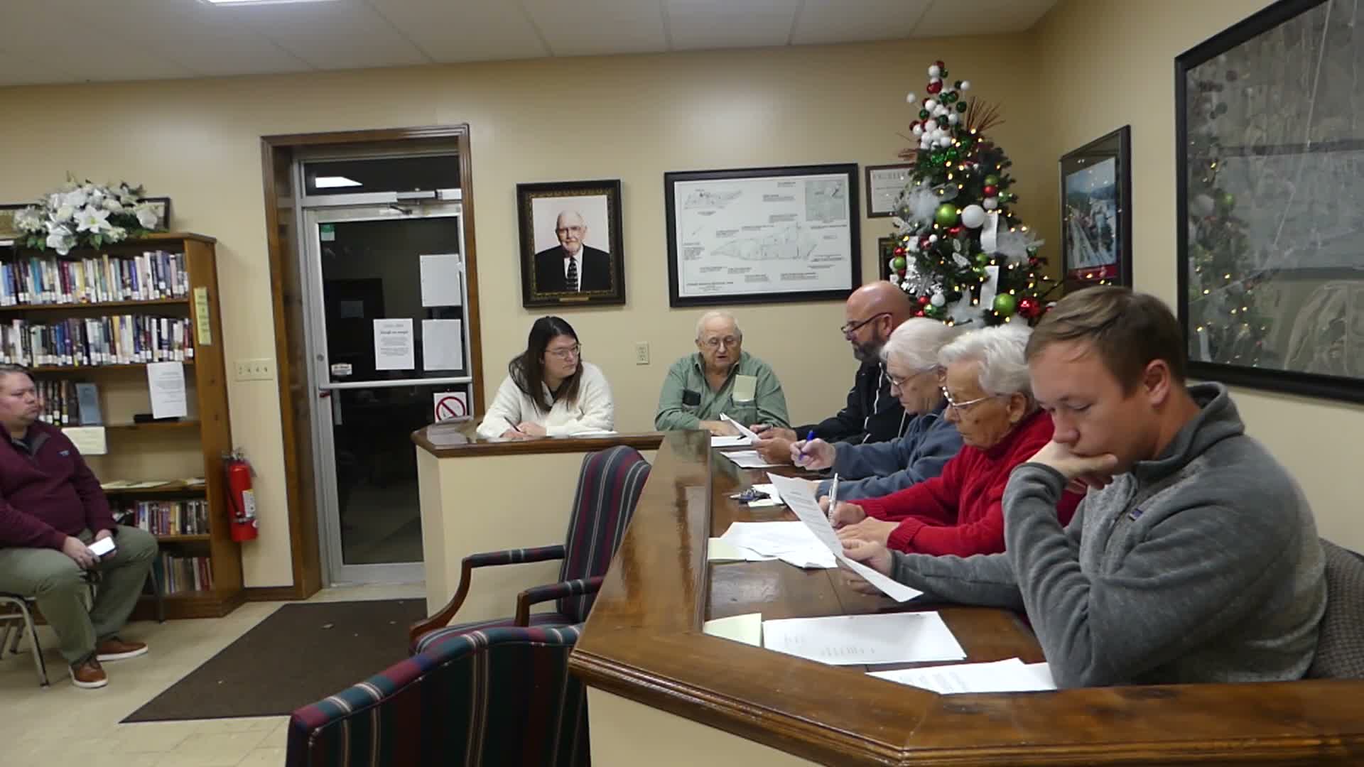 Cumberland City board orders Ward 1 runoff after tied vote, adopts Resolution 202503