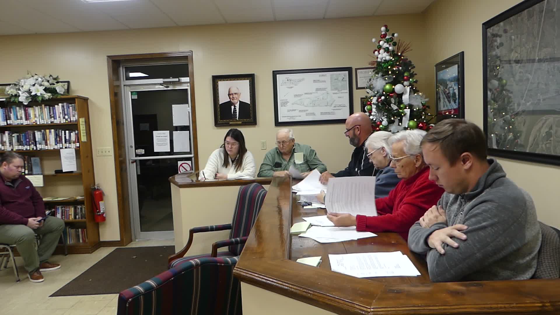 Cumberland City approves Christmas holiday schedule