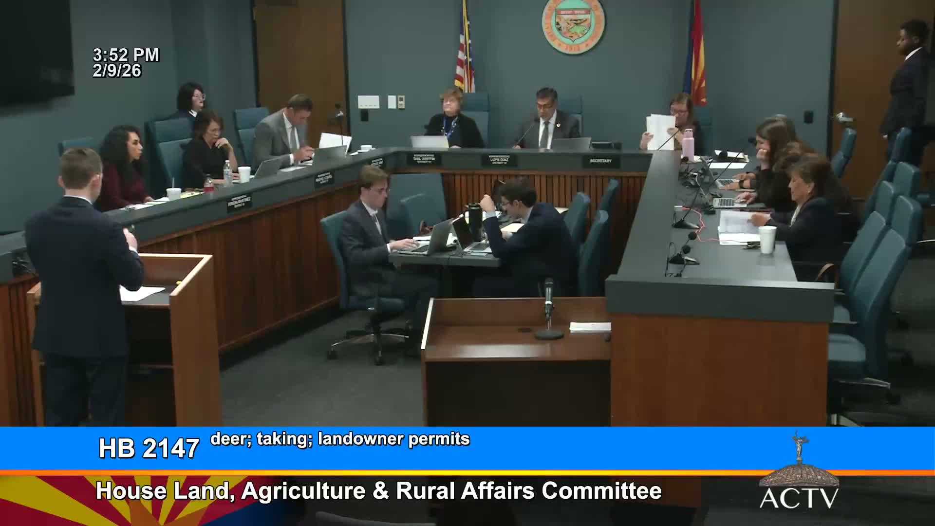 Panel advances bill to let landowners take deer to reduce crop losses; conservation groups warn of privatization