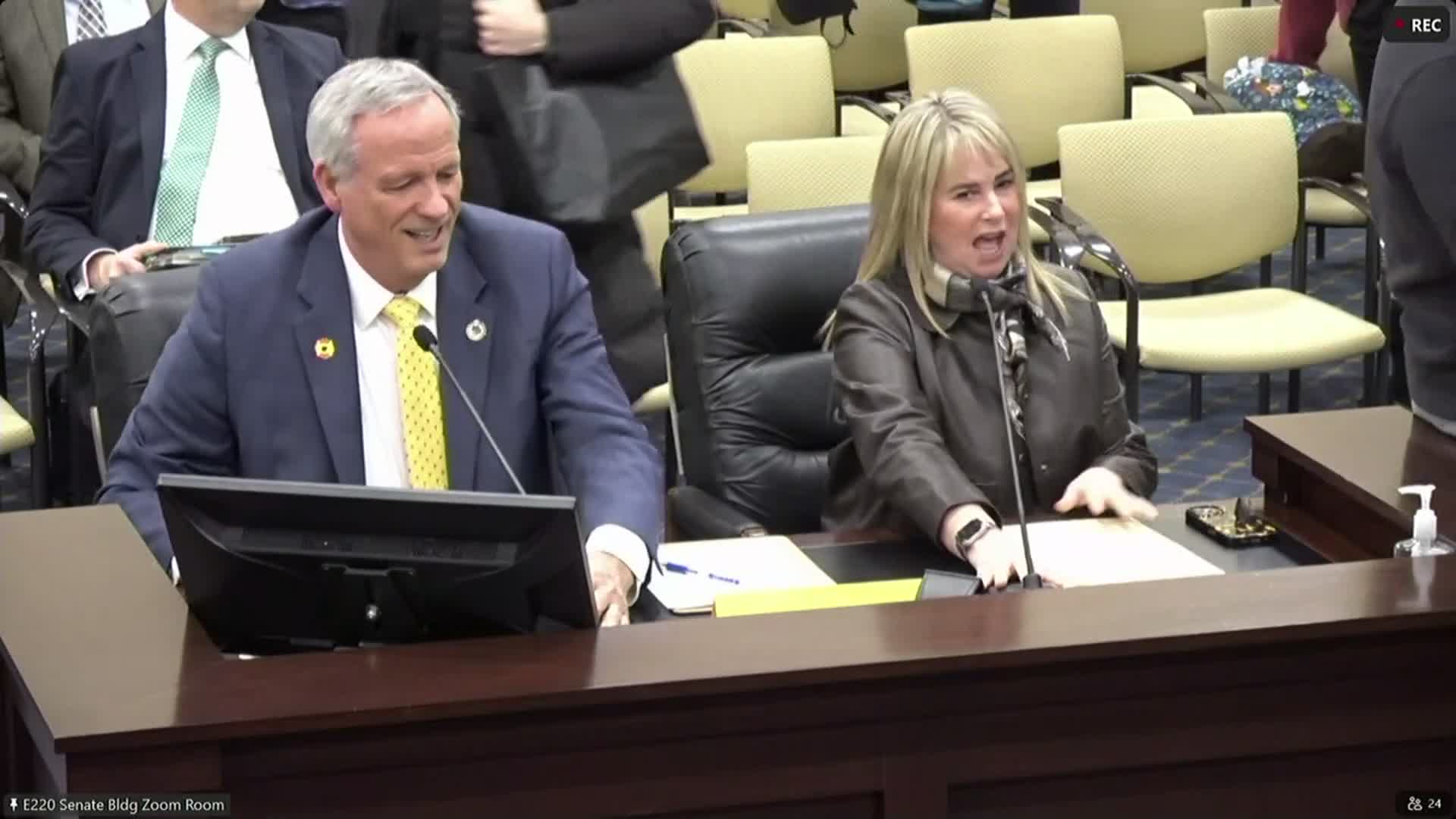 Committee advances motor-vehicle, vintage-car, roundabout and veterans bills