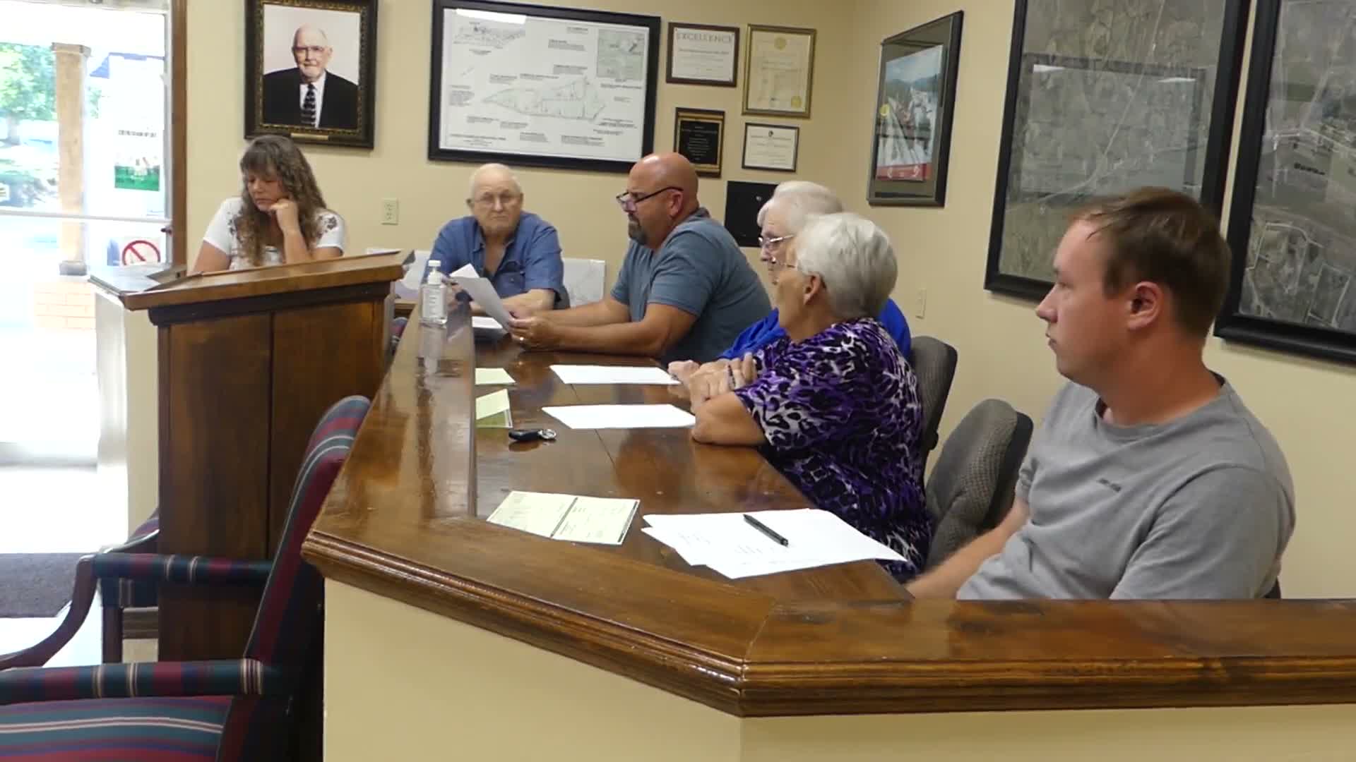 Cumberland City board discusses donating surplus patrol car; decision deferred pending written request