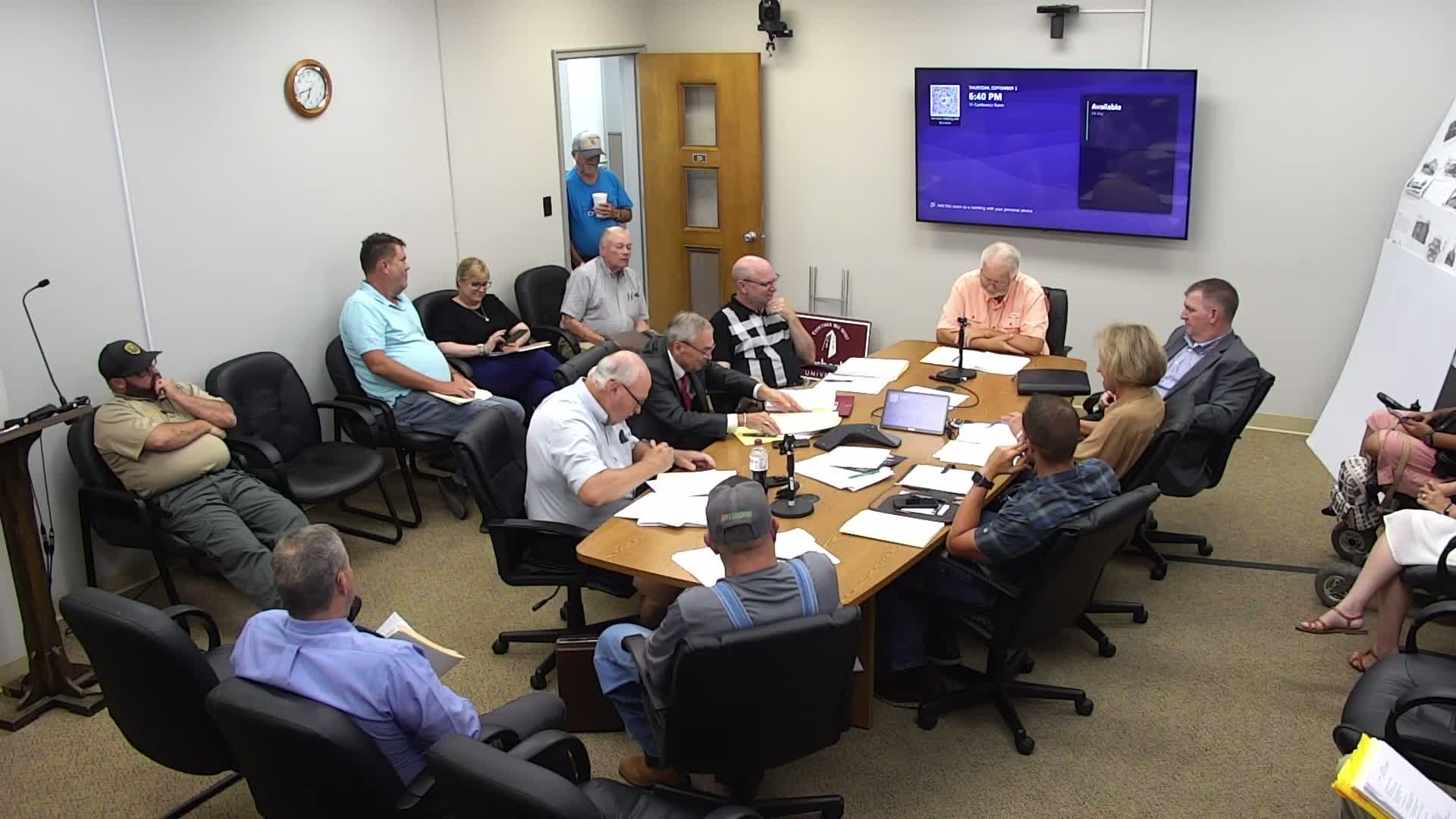 Local proponent outlines plan to bring 110‑foot steam engine to county as tourism draw; federal grant sought