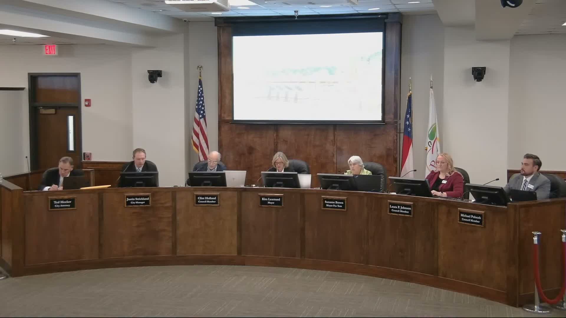 Council continues microblading text amendment, asks staff to pare options and work with health department