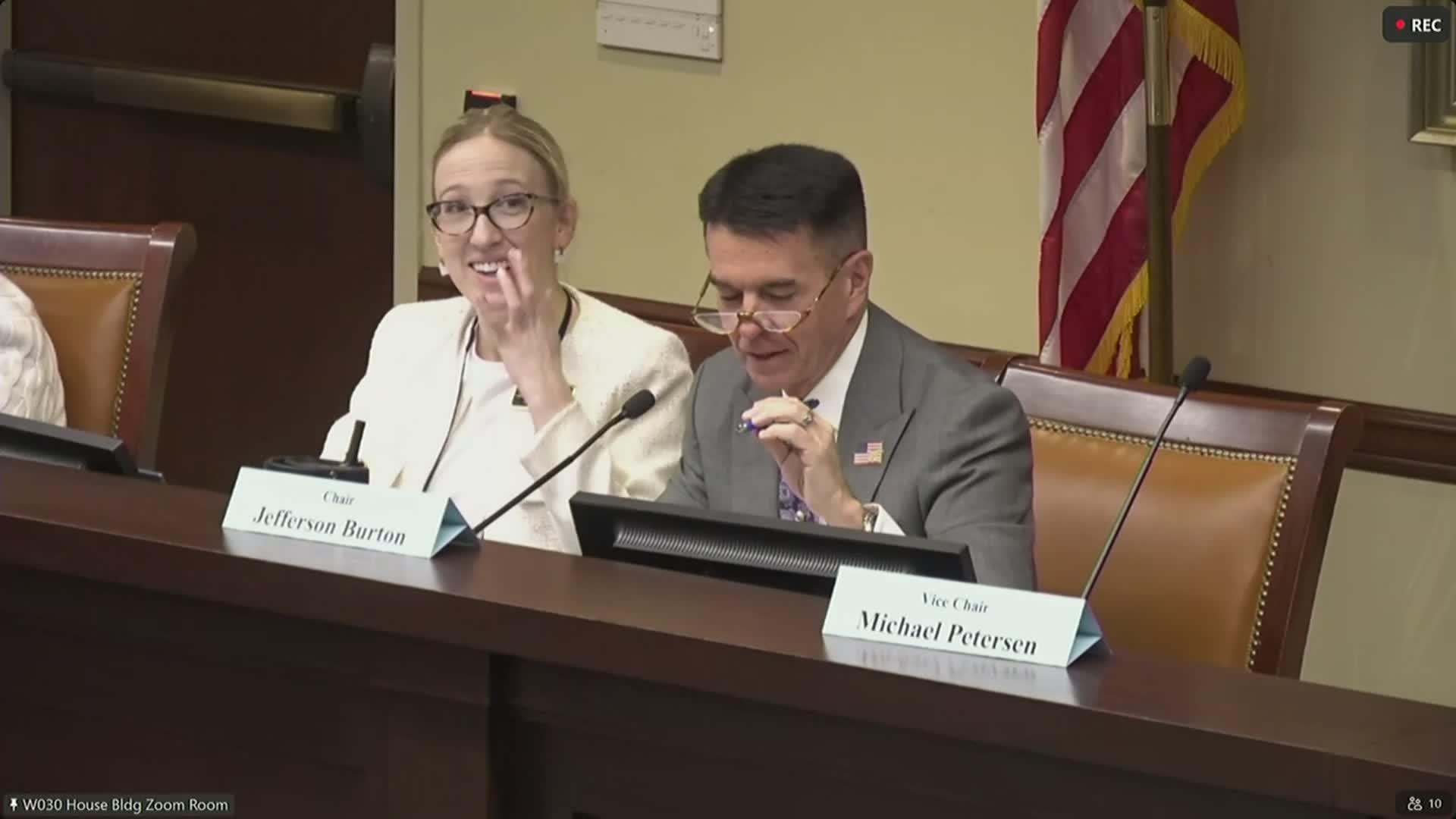 Committee backs 0.5% purchasing-fee reserve plan to hedge inflation for state contracts