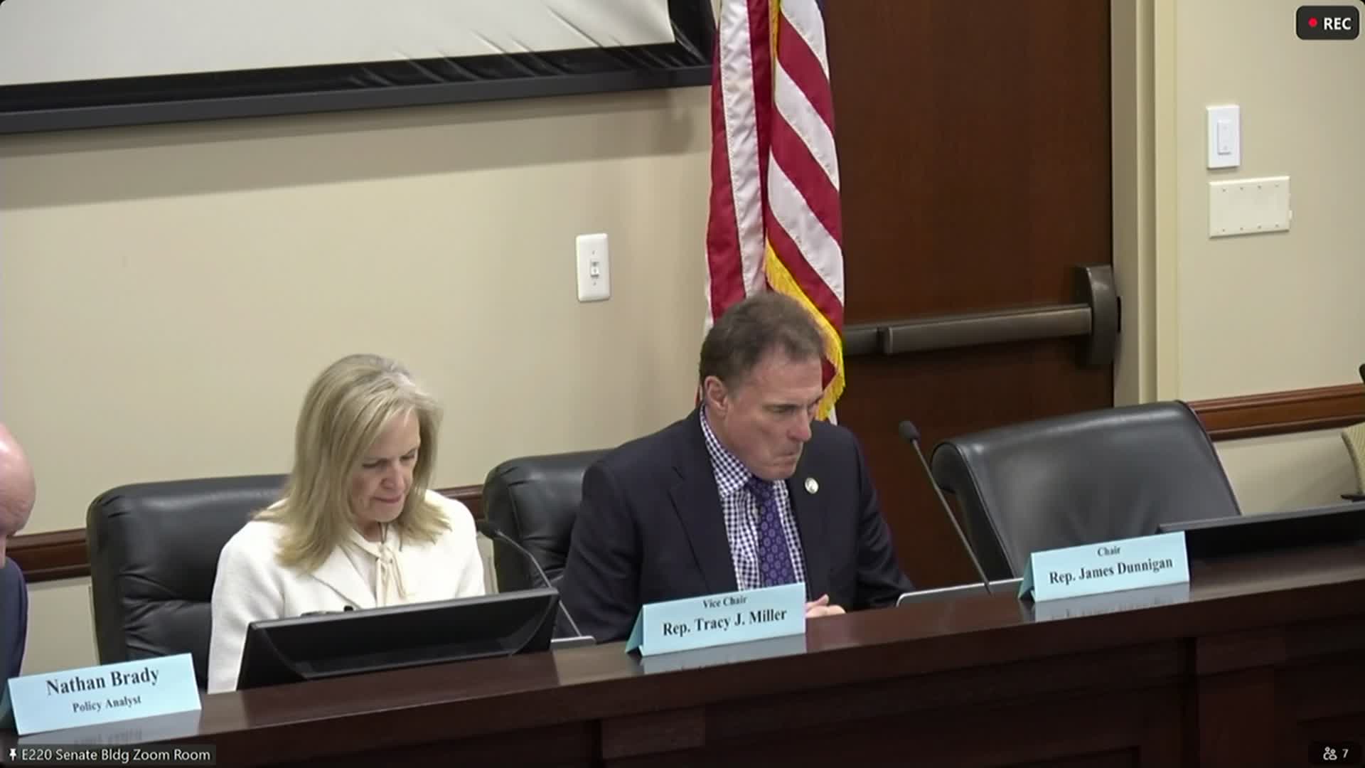 Committee backs substitute allowing city-triggered feasibility studies for county splits