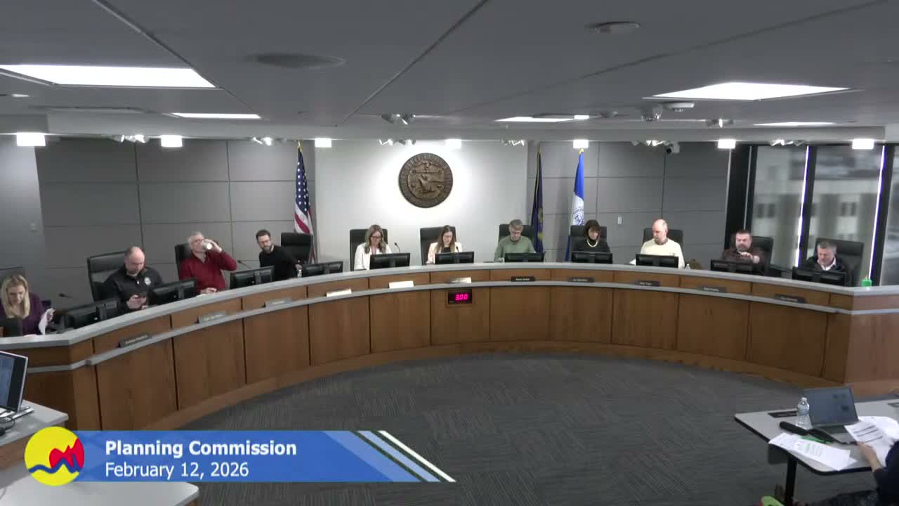 Planning Commission approves Joan Secchia Children’s Hospital sign‑program amendment with landscaping and agreement conditions