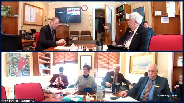 Committee approves straw poll to add instructions for obtaining hard‑copy consumer rules to H.898 notice language