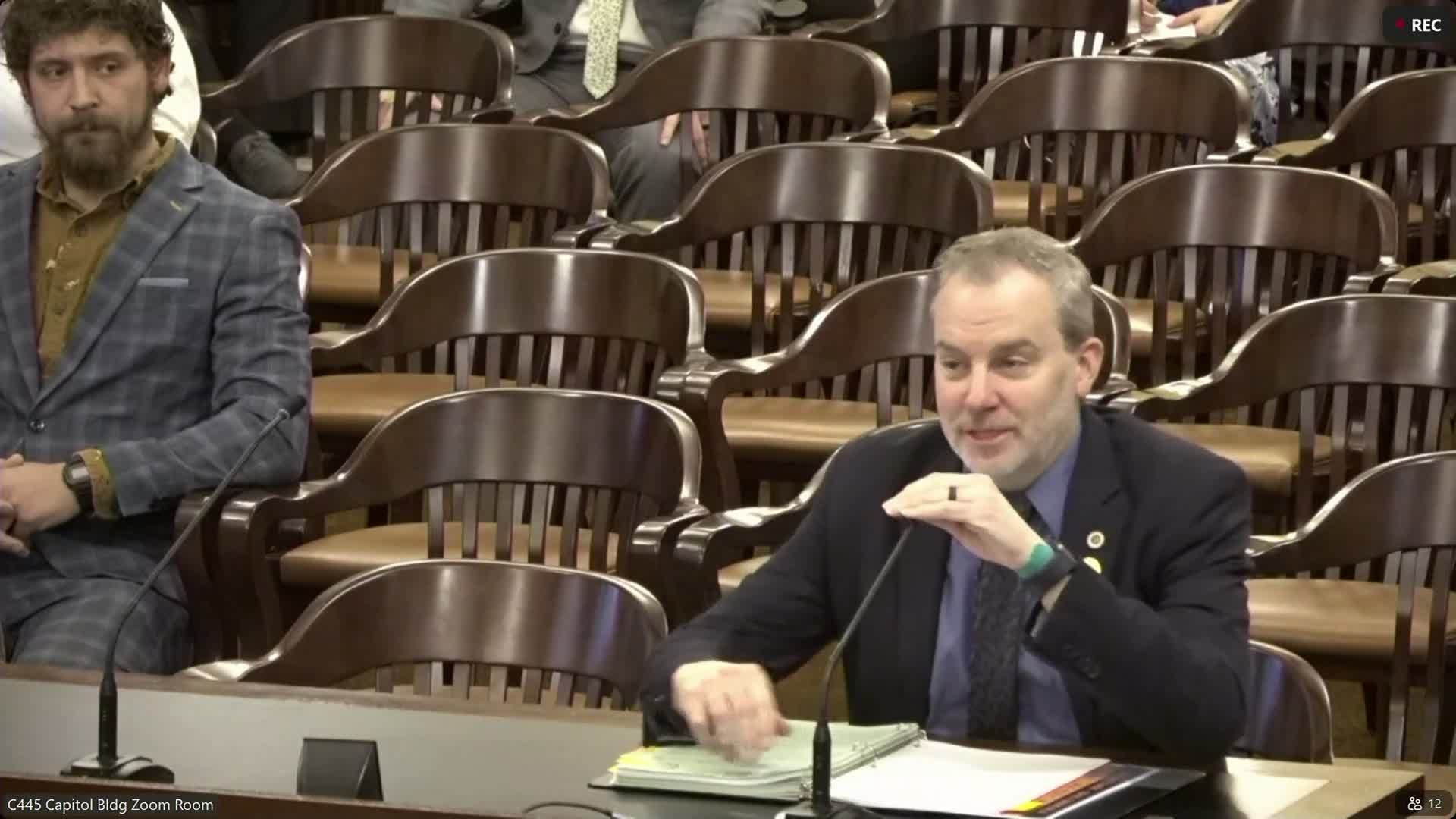 Committee unanimously backs state-level rules for online marketplaces (SB108)