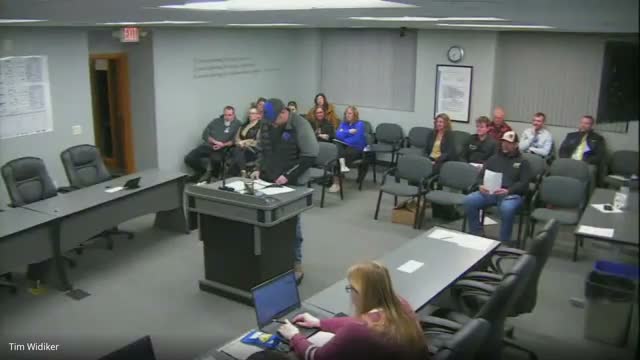 Saint Croix board appoints Ron Stave to fill vacancy after interviews