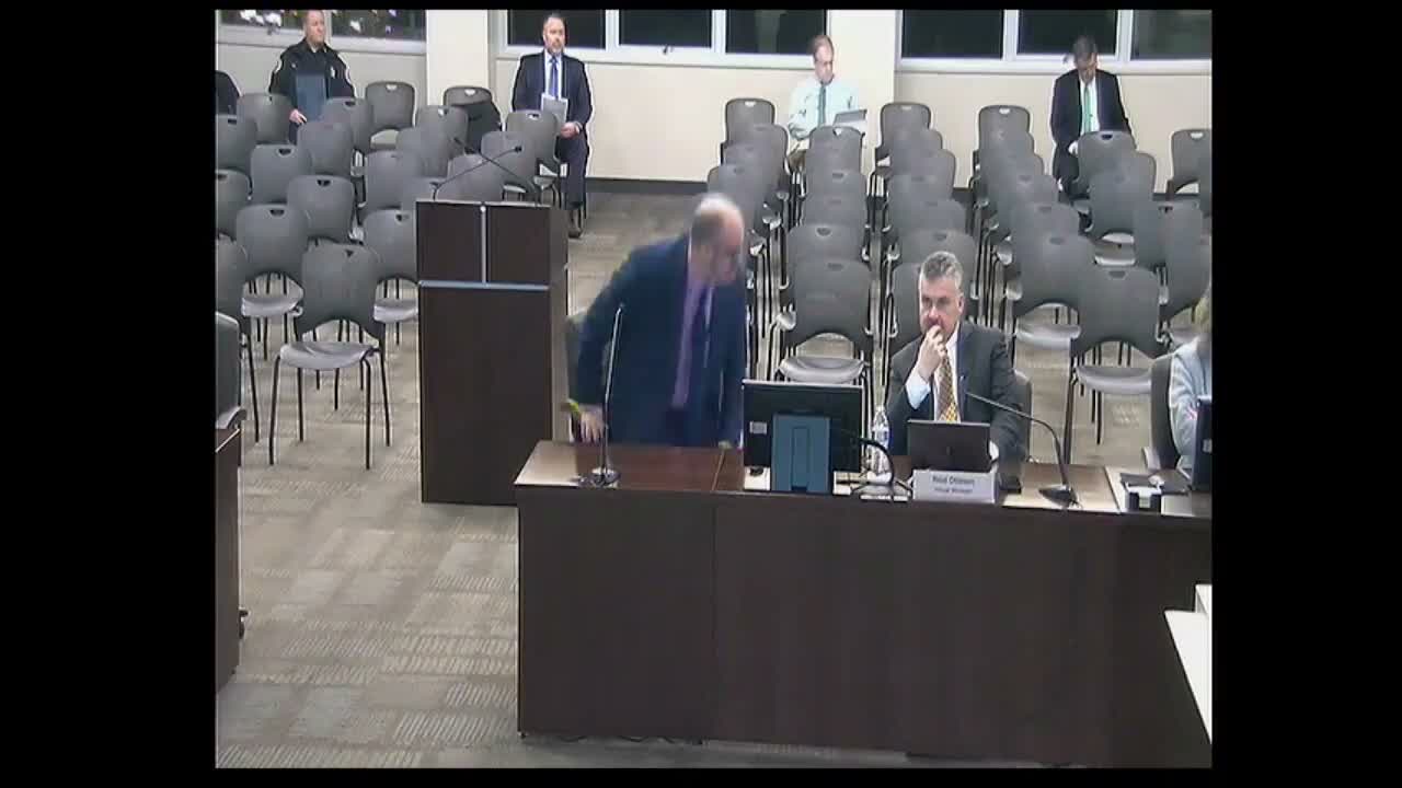 Palatine council gives staff direction to ease decorative-fence rules on corner lots, to notice 10-foot landscaping baseline