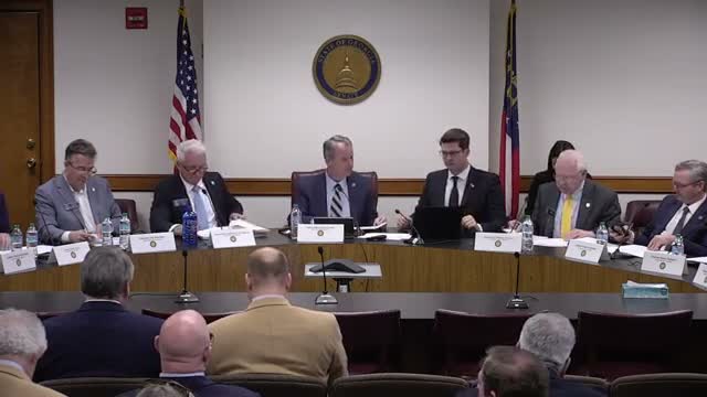 Committee advances bill authorizing temporary door-locking devices for active threats