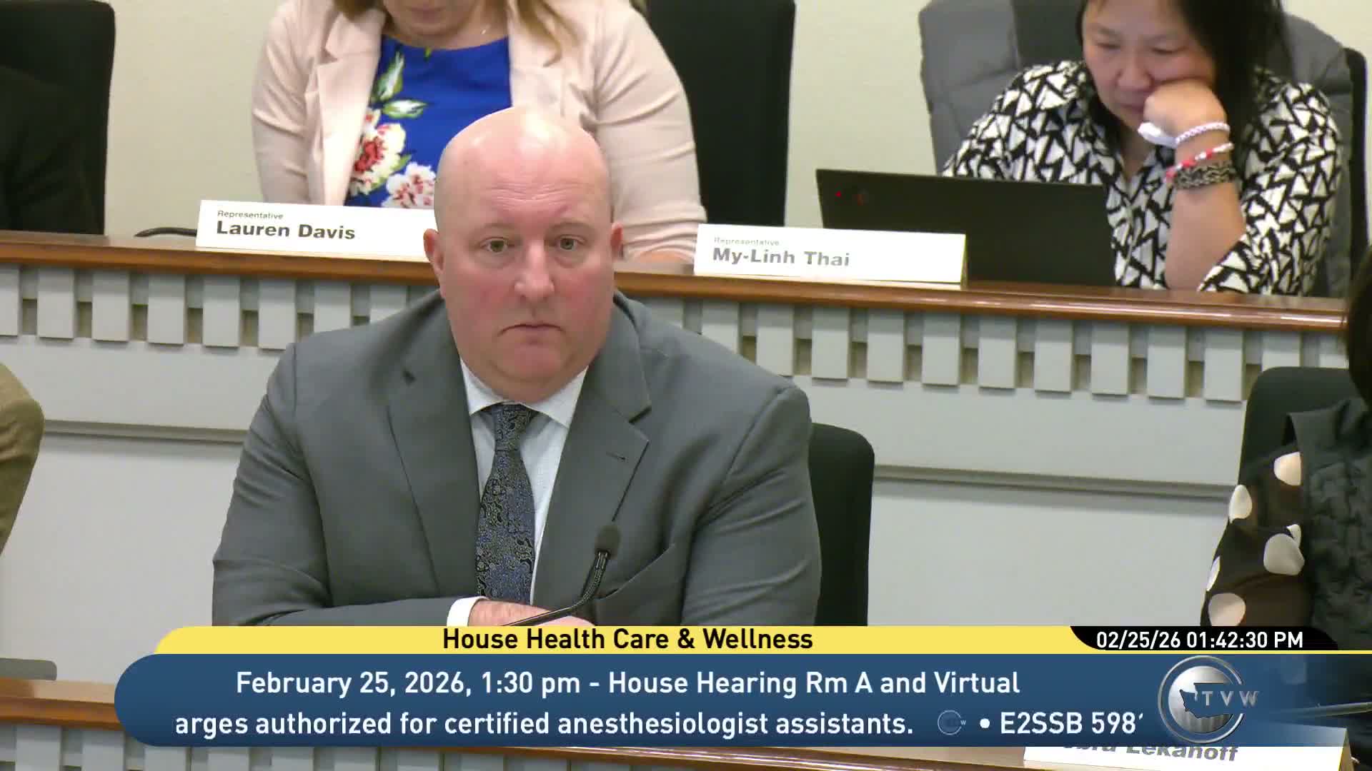 Committee advances bill expanding standards for fitting and dispensing prescription hearing aids