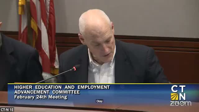 Committee advances bill to fund journalism fellowships for public-college graduates