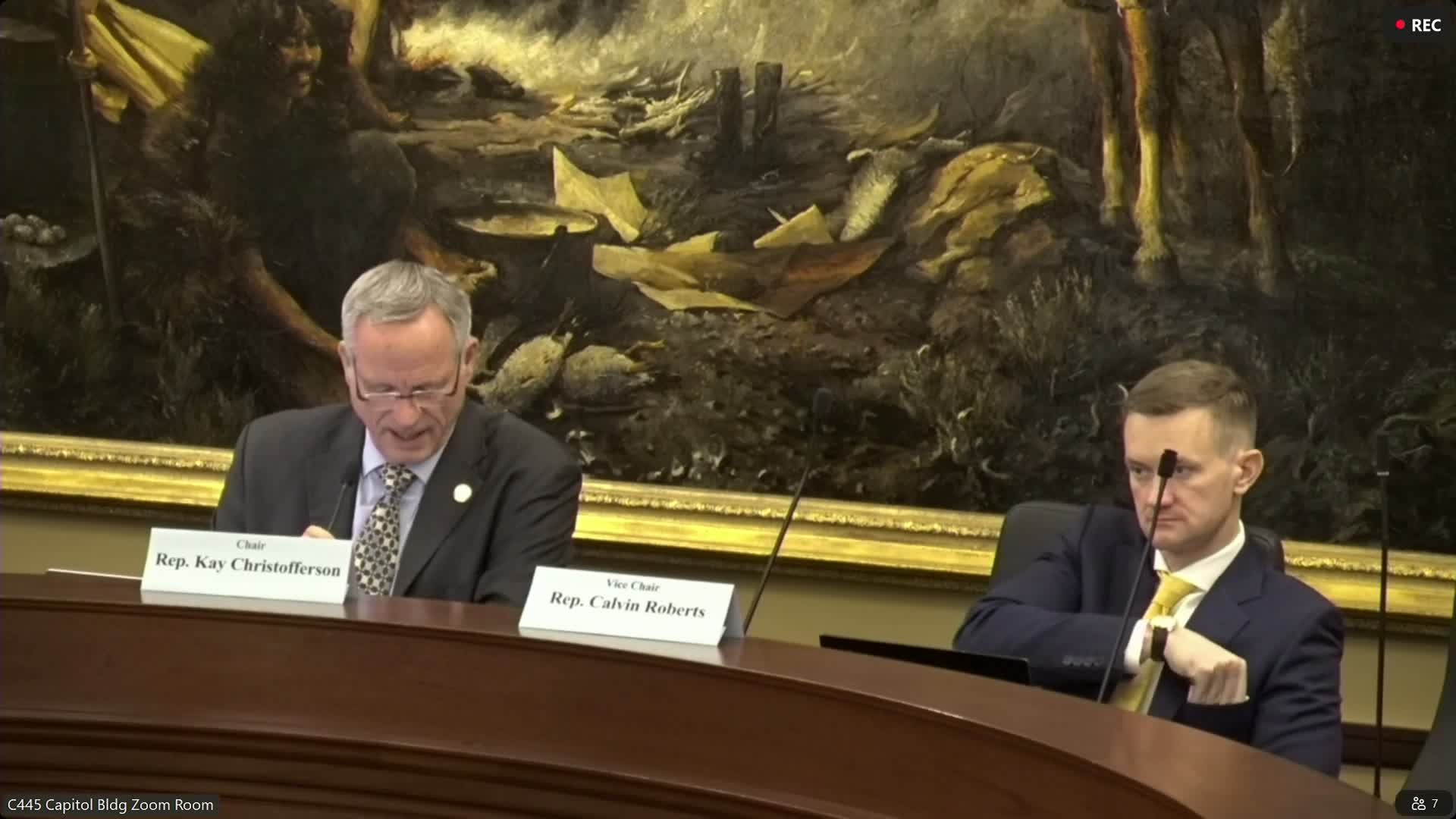 Panel approves measure to centralize highway naming, require waiting period and limit signs