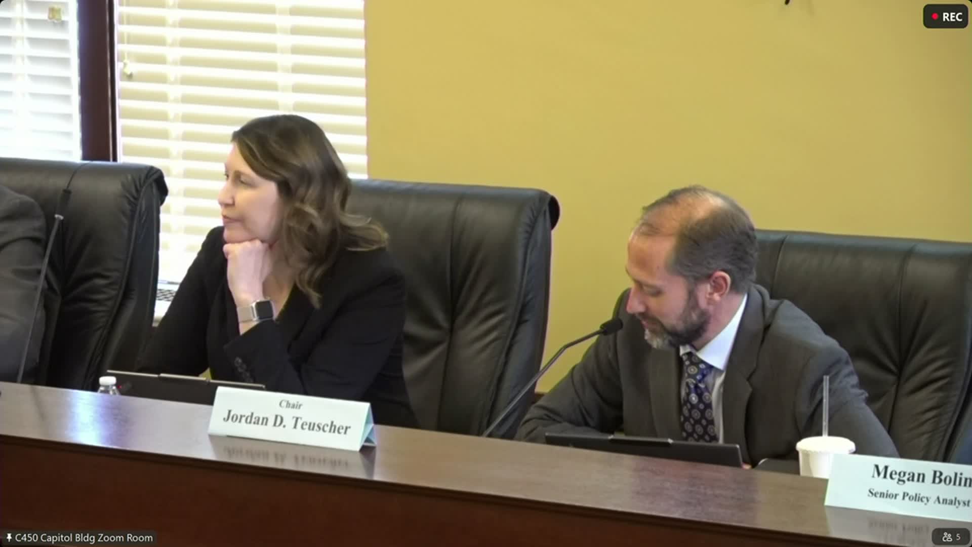 House committee adopts modest rules clarifications on speeches, props and consent calendar