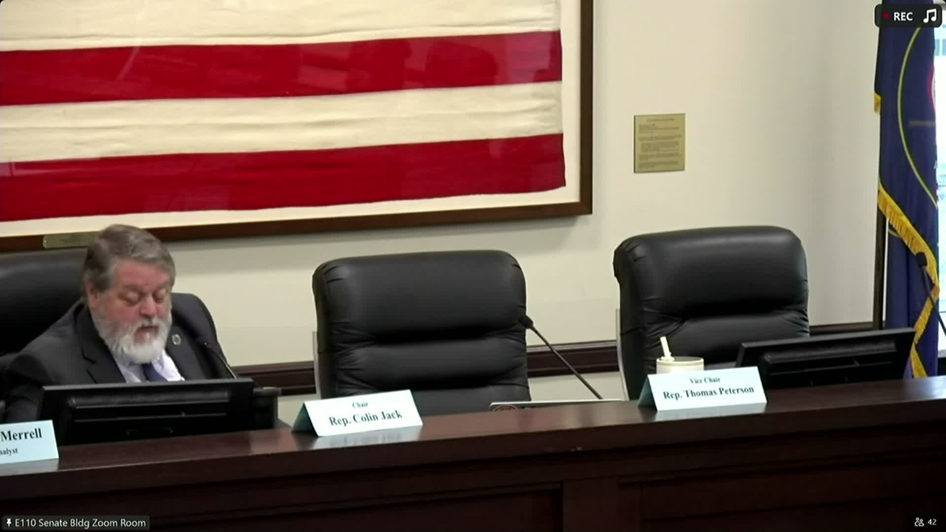 Committee approves HB 582 to align local asbestos inspections with federal rules for small residential projects