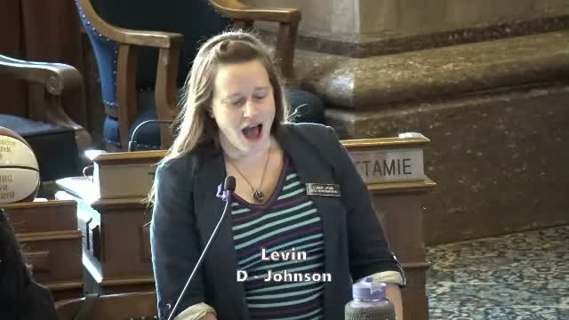 House recognizes community groups, visiting students and returning service member before adjourning to caucuses