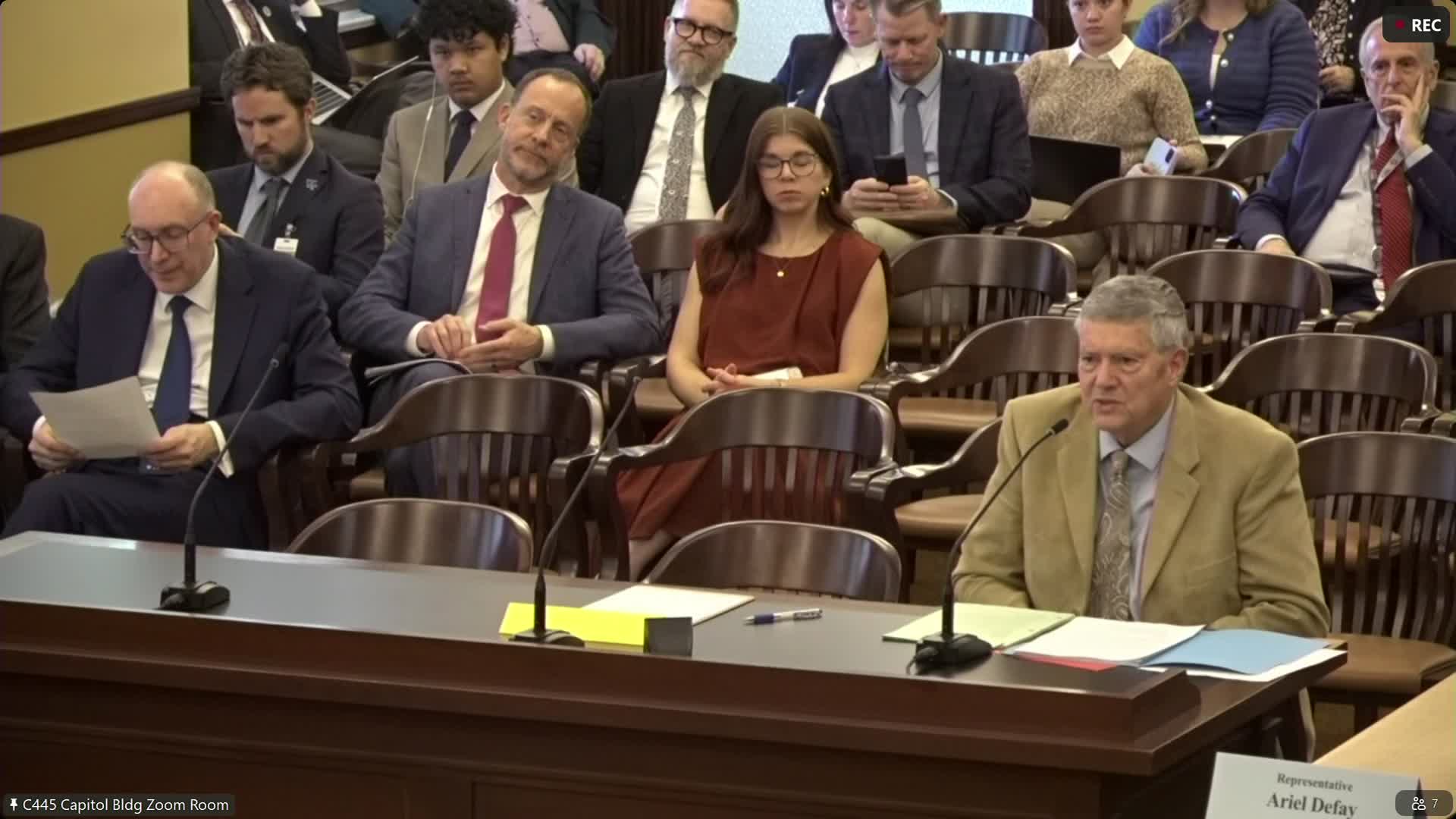 Committee backs new UTA governance structure and modest dedicated transit funding, 11–1