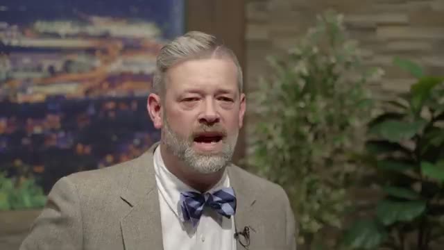 Public commenter praises Roanoke City Public Schools during meeting