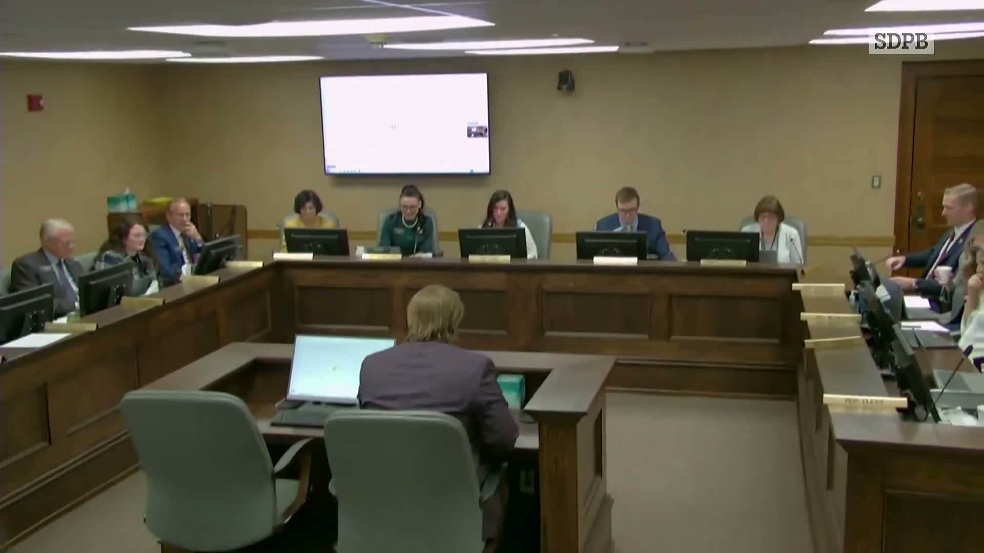 Broadband privacy bill fails do‑pass but is sent to 40th day for further work