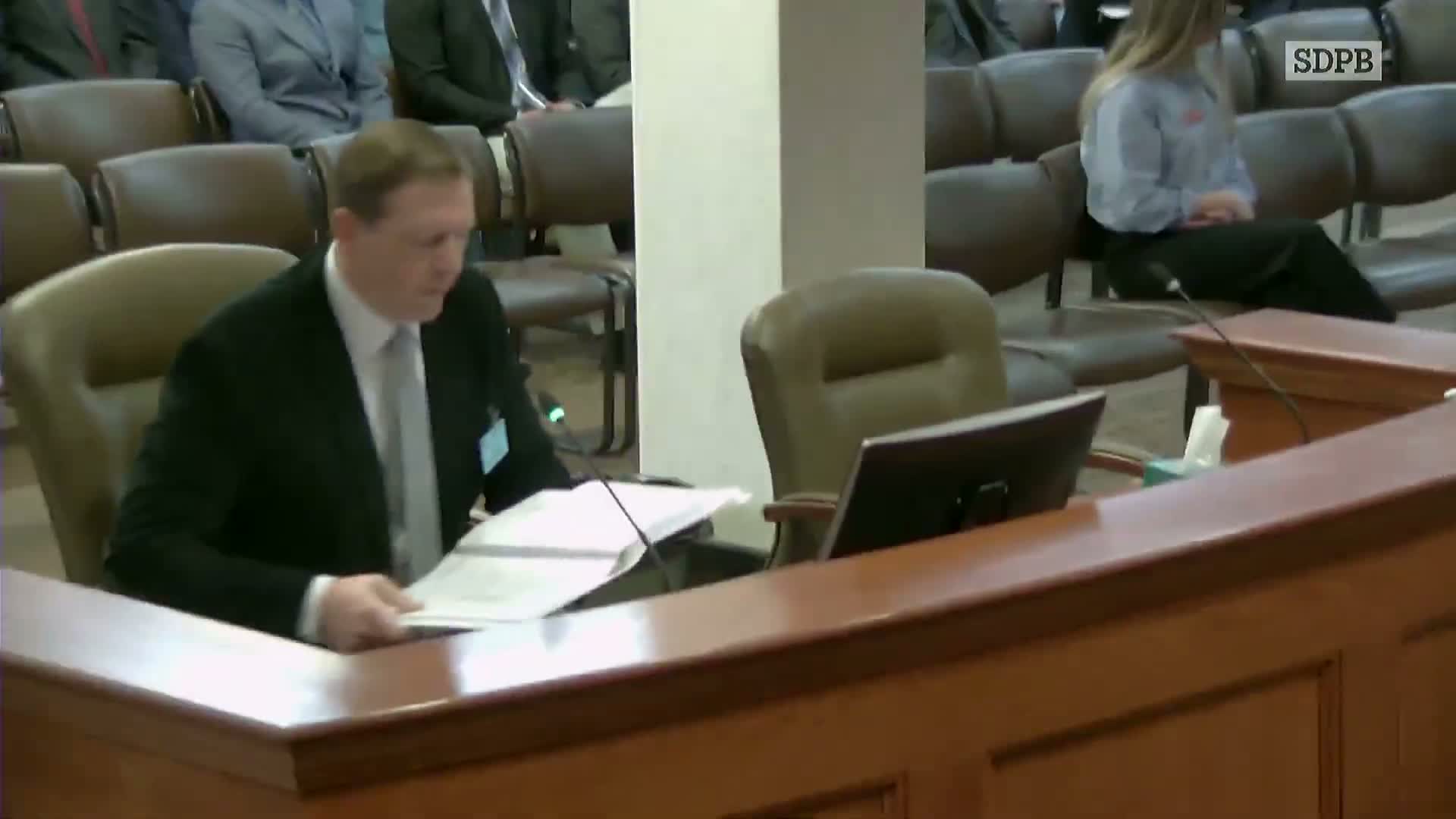 Committee backs cleanup to foreign‑ownership rules for agricultural land