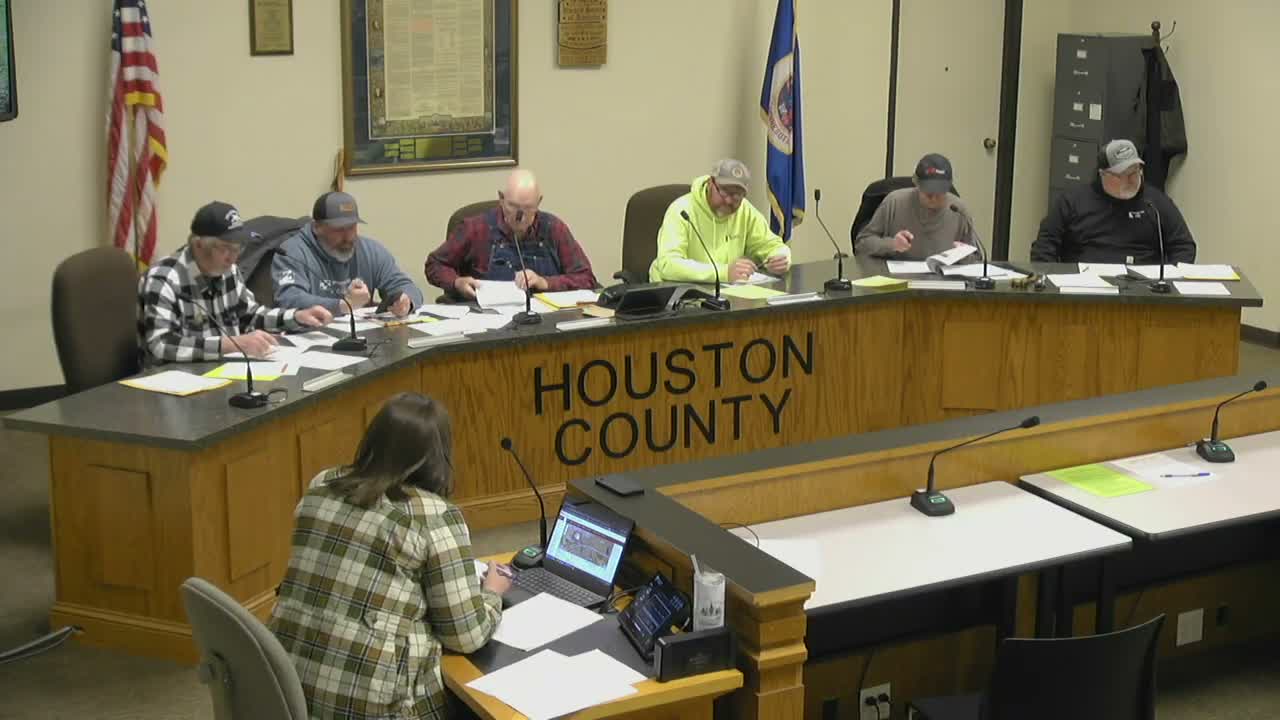 Planning panel recommends conditional‑use permit for La Crescent dwelling; neighbor raises hunting and property‑value concerns