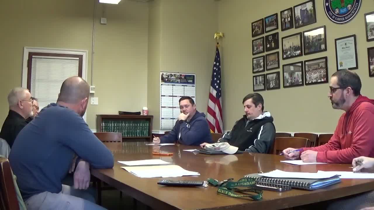 Staff says city solicitor found conflict of interest with current golf-course restaurant operator; members plan quick re-bid