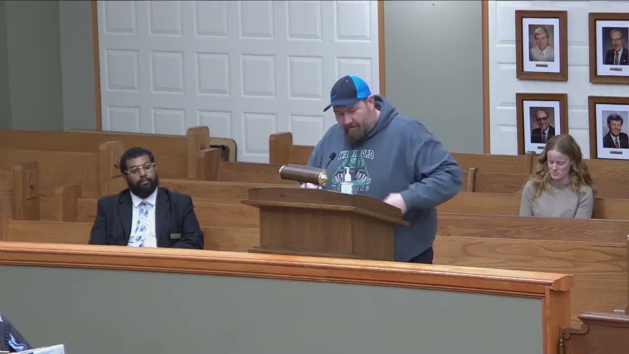 Wheatland resident tells Kenosha County board he was not notified of nearby battery‑storage plan, raises safety and transparency concerns