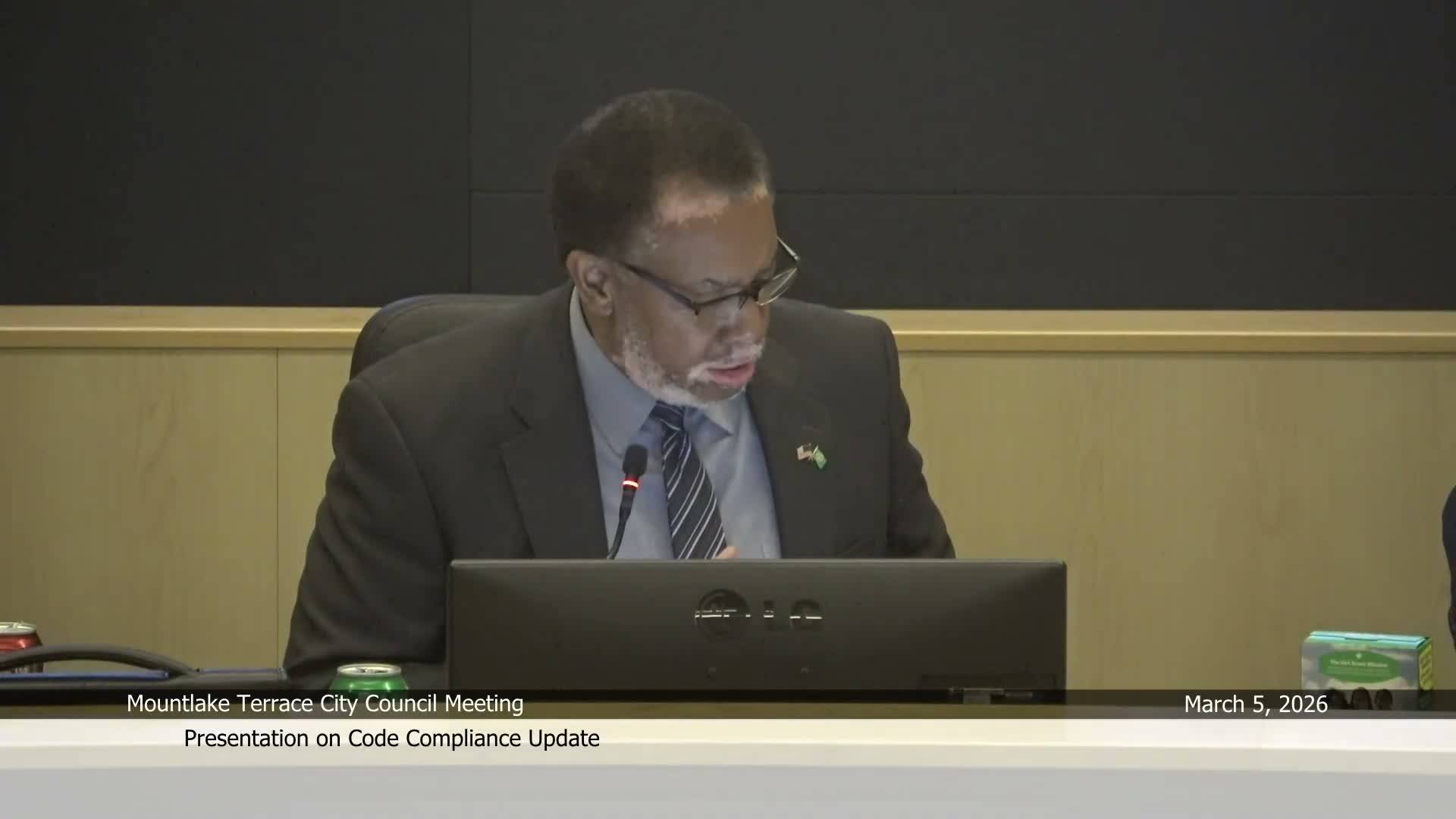 Council reviews pilot interlocal for street sweeping with Town of Woodway; staff asked to bring agreement back for consent vote