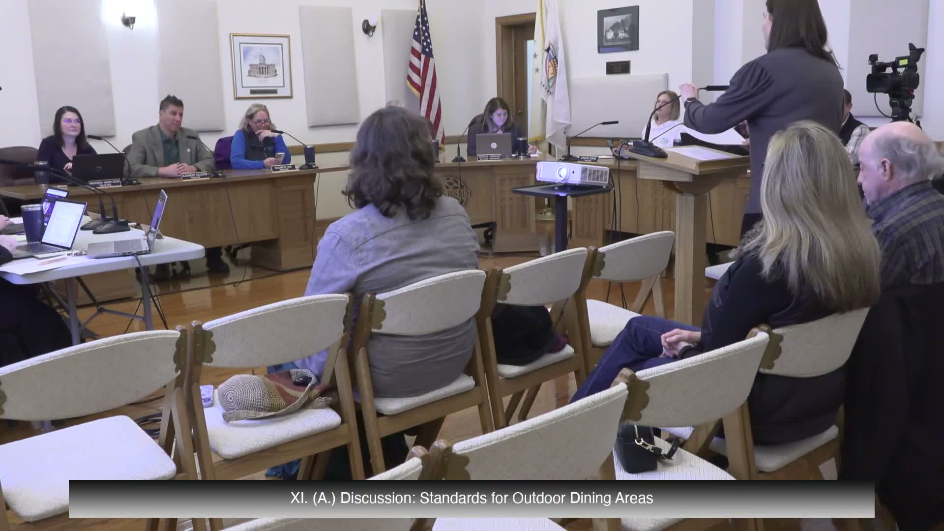 Riverside trustees debate outdoor dining standards; send draft to EDC and P&ZC for review