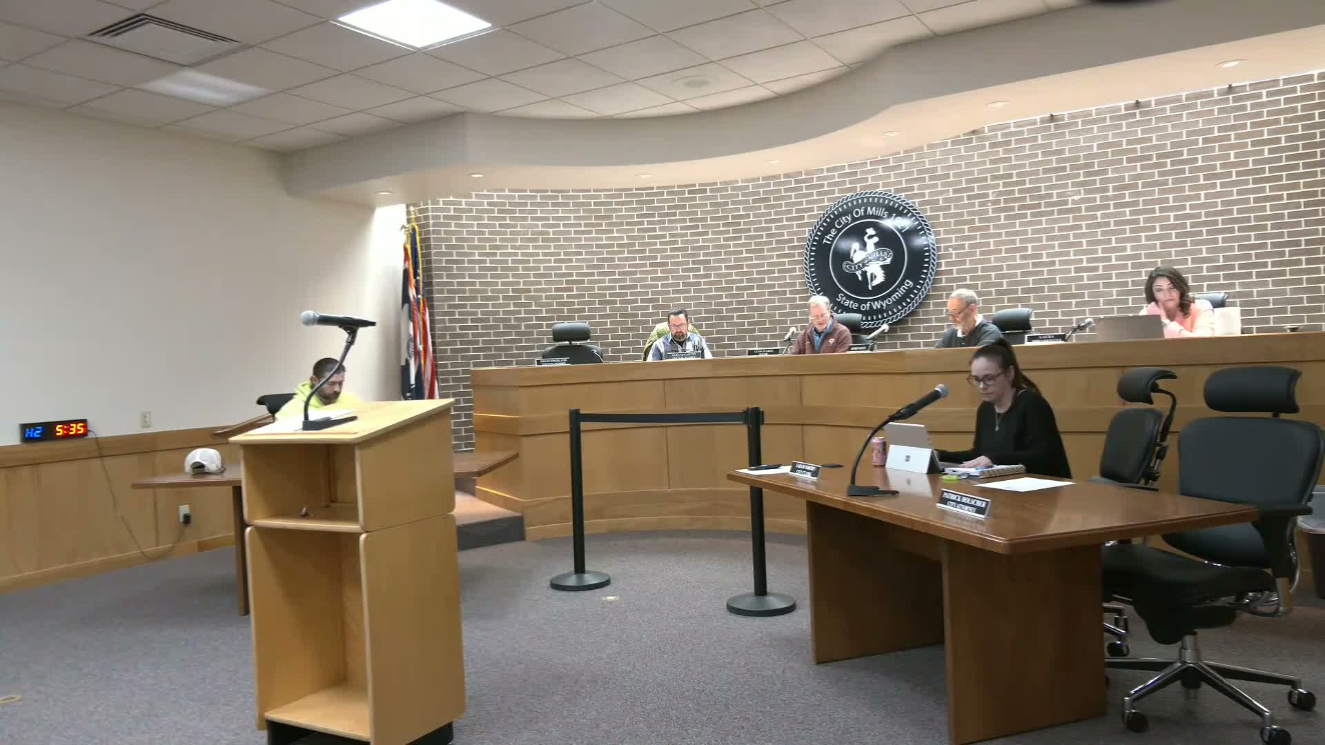 Mills staff outlines zoning-map cleanup, commissioners debate notice and property impacts