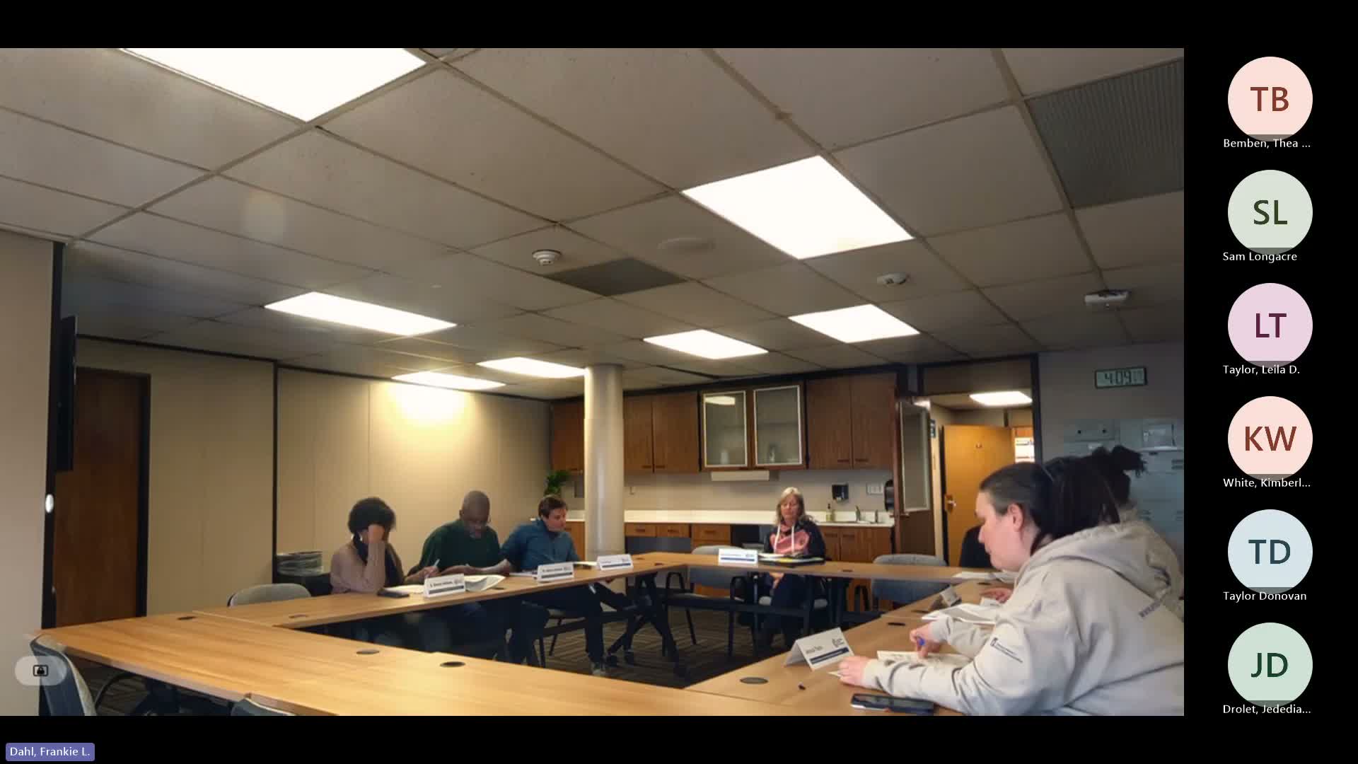 Commission approves resolution supporting sanctioned-campground pilot, 7–1