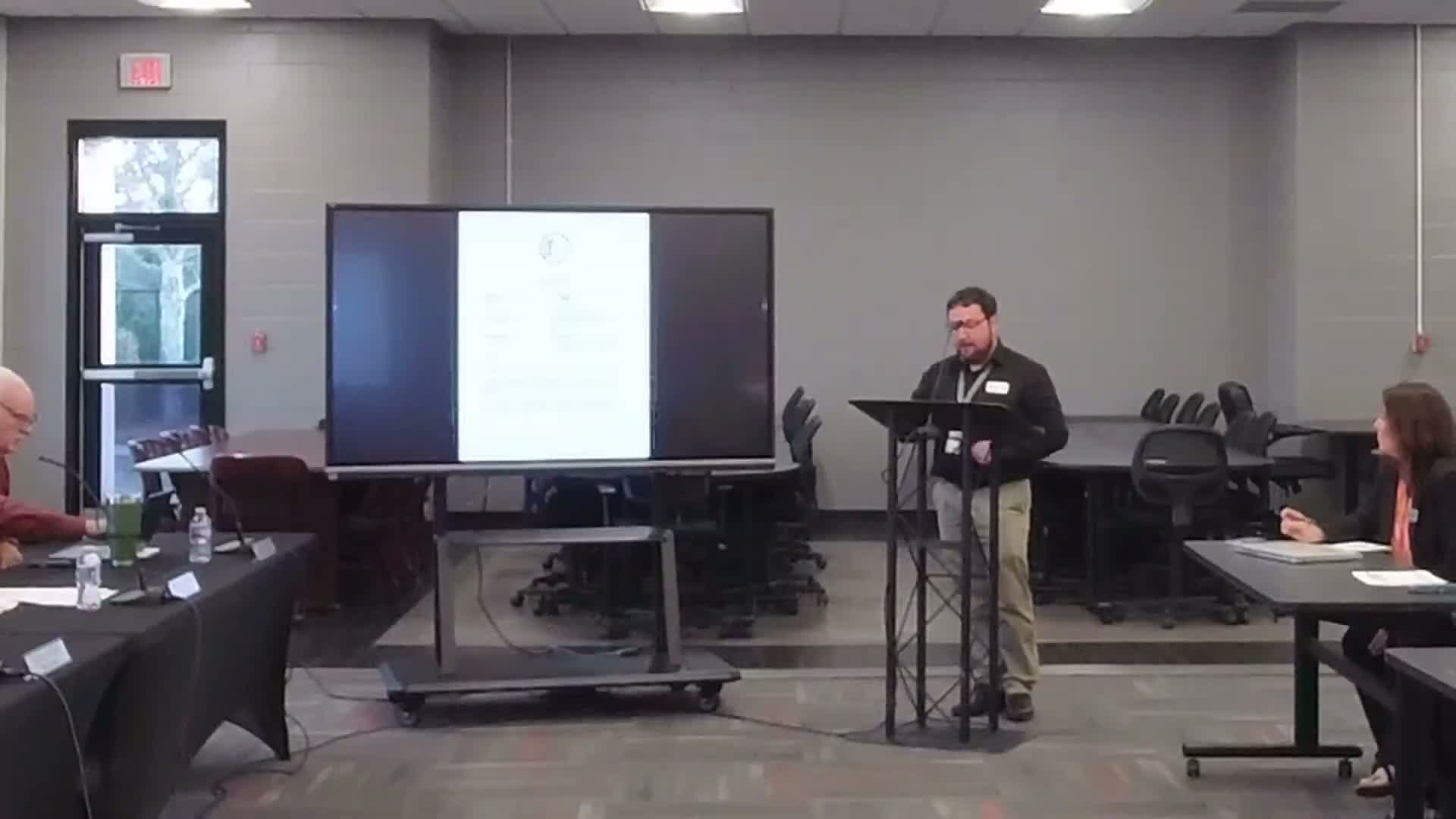 Jackson County recommends redundant fiber and Meraki refresh under E‑Rate; estimated $43,636/year and $196,794 district share