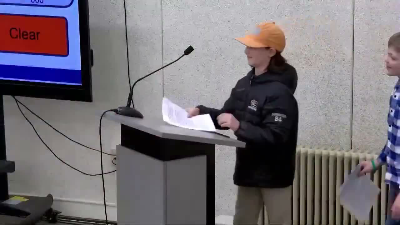 Two students pitch four-day school week to MSAD 51 board, propose childcare and scheduling solutions