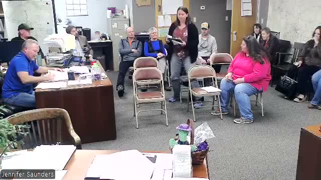 Residents urge Fergus County to post speed limits and safety signs on Glengarry roads