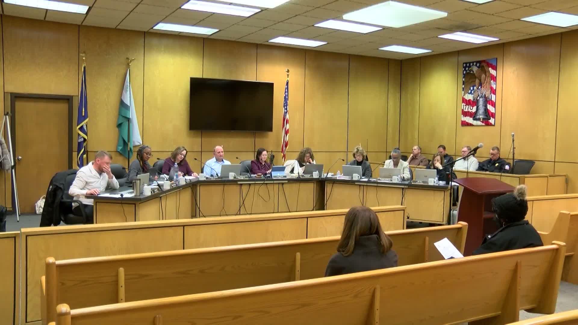 Mount Clemens commission introduces ordinance to align purchasing rules with charter, raising informal bid threshold to $15,000