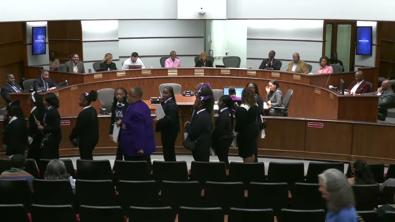 Council approves ALDOT lighting agreement and property deed; consent agenda passes unanimously