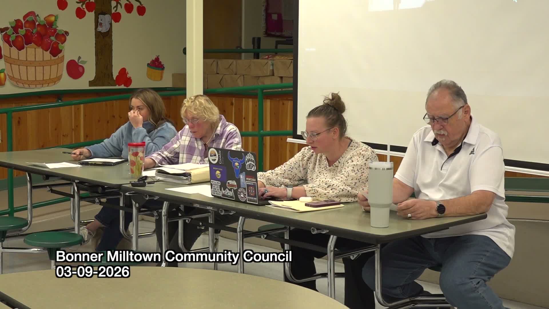 Local land‑use club reports negotiated sign variances and a recommendation to curtail billboards