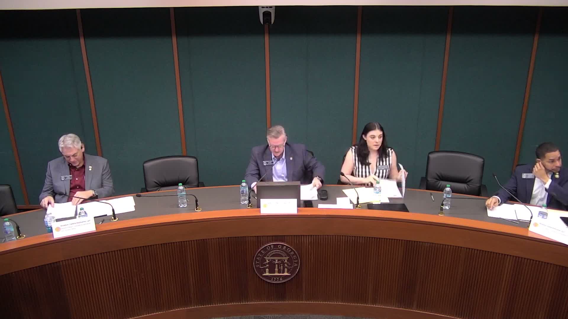 Committee approves bill letting veterinary technicians give rabies shots under veterinarian supervision