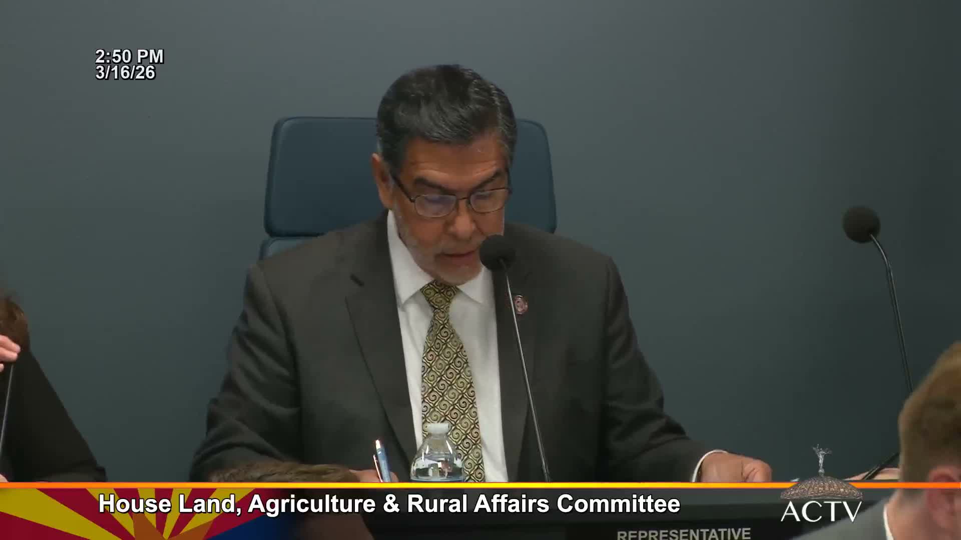 Committee advances bill to prohibit state transport of Mexican gray wolf pups; conservationists urge no